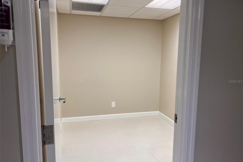Propiedad comercial en alquiler en Winter Park, Florida, 345.41 m2 № 2166294 - foto 13