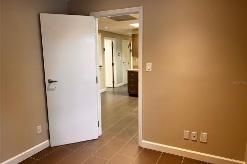 Propiedad comercial en alquiler en Winter Park, Florida, 345.41 m2 № 2166294 - foto 3