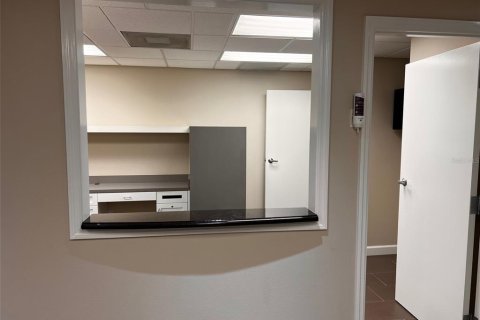 Propiedad comercial en alquiler en Winter Park, Florida, 345.41 m2 № 2166294 - foto 4