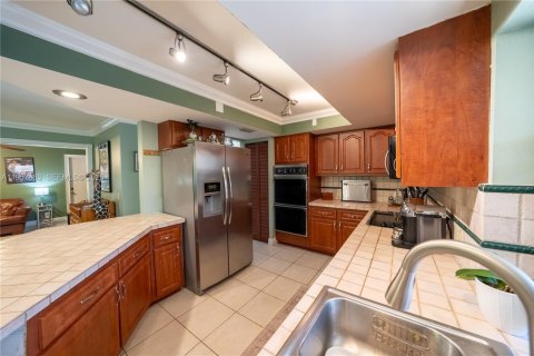 Casa en venta en Miami, Florida, 3 dormitorios, 223.99 m2 № 2019609 - foto 9