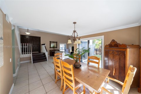 Casa en venta en Miami, Florida, 3 dormitorios, 223.99 m2 № 2019609 - foto 7