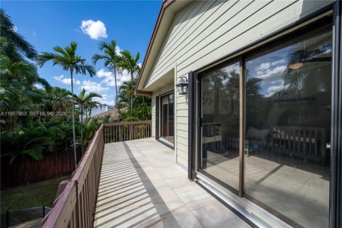 Casa en venta en Miami, Florida, 3 dormitorios, 223.99 m2 № 2019609 - foto 26