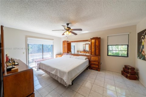 Casa en venta en Miami, Florida, 3 dormitorios, 223.99 m2 № 2019609 - foto 14