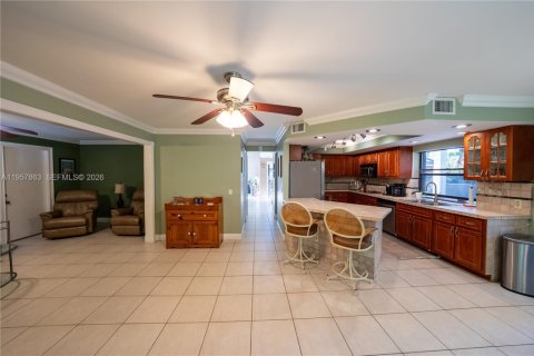 Casa en venta en Miami, Florida, 3 dormitorios, 223.99 m2 № 2019609 - foto 10