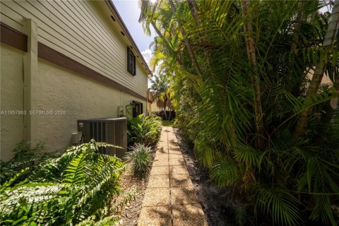 Casa en venta en Miami, Florida, 3 dormitorios, 223.99 m2 № 2019609 - foto 20