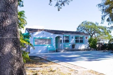 House in Hollywood, Florida 2 bedrooms, 94.48 sq.m. № 2066105 - photo 3