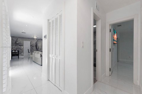 Casa en alquiler en Miami Lakes, Florida, 3 dormitorios, 170.29 m2 № 1926581 - foto 10