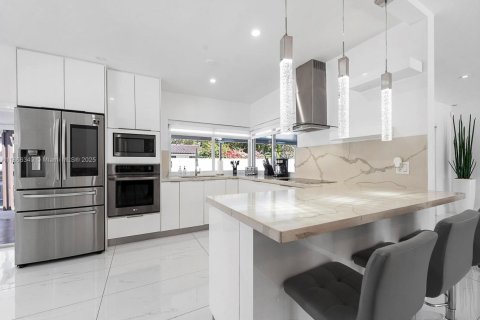 Casa en alquiler en Miami Lakes, Florida, 3 dormitorios, 170.29 m2 № 1926581 - foto 26