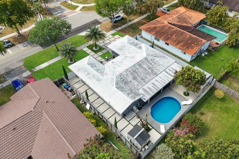 Casa en alquiler en Miami Lakes, Florida, 3 dormitorios, 170.29 m2 № 1926581 - foto 4