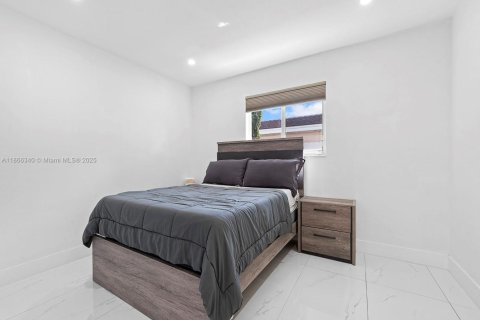 Casa en alquiler en Miami Lakes, Florida, 3 dormitorios, 170.29 m2 № 1926581 - foto 8