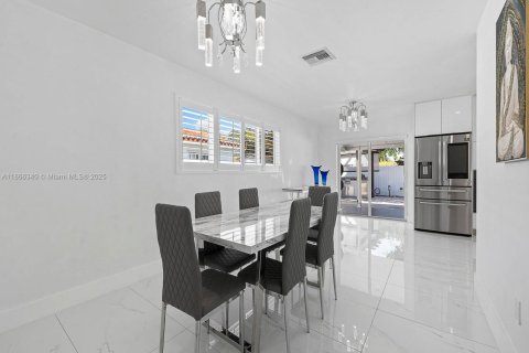 Casa en alquiler en Miami Lakes, Florida, 3 dormitorios, 170.29 m2 № 1926581 - foto 30
