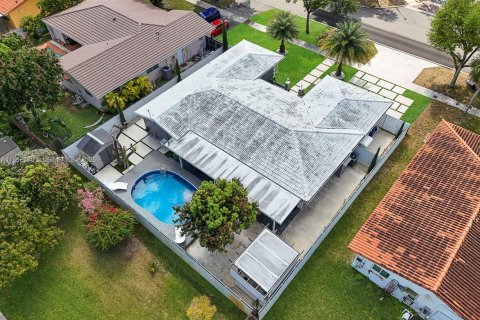 Casa en alquiler en Miami Lakes, Florida, 3 dormitorios, 170.29 m2 № 1926581 - foto 5