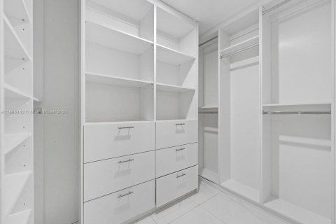 Casa en alquiler en Miami Lakes, Florida, 3 dormitorios, 170.29 m2 № 1926581 - foto 17