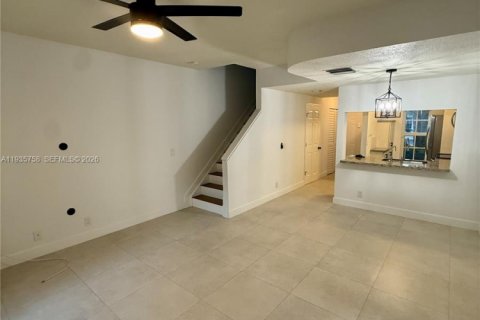 Townhouse in Plantation, Florida 2 bedrooms, 87.79 sq.m. № 1996221 - photo 2