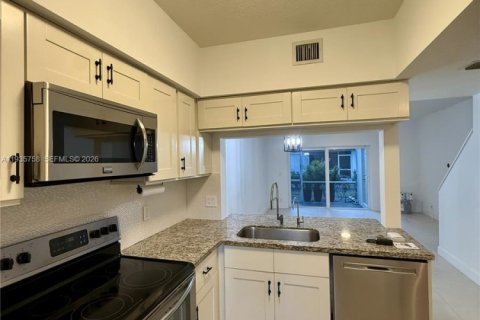 Townhouse in Plantation, Florida 2 bedrooms, 87.79 sq.m. № 1996221 - photo 4