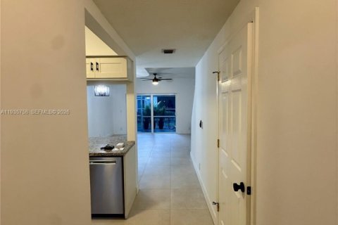 Townhouse in Plantation, Florida 2 bedrooms, 87.79 sq.m. № 1996221 - photo 5