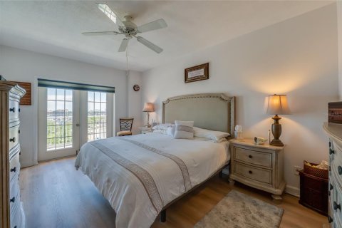 Condo in Daytona Beach, Florida, 1 bedroom № 2127491 - photo 13