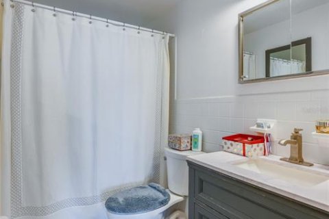 Condo in Daytona Beach, Florida, 1 bedroom № 2127491 - photo 15