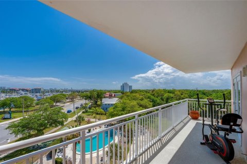 Condo in Daytona Beach, Florida, 1 bedroom № 2127491 - photo 17
