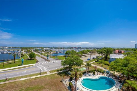 Condo in Daytona Beach, Florida, 1 bedroom № 2127491 - photo 18