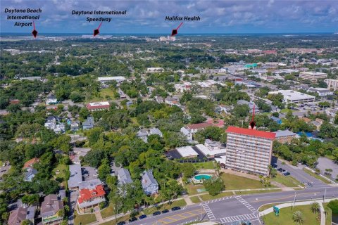 Condo in Daytona Beach, Florida, 1 bedroom № 2127491 - photo 23