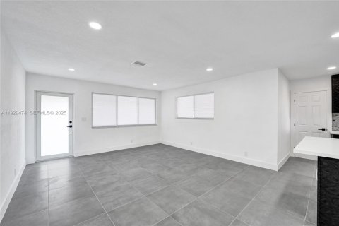 Купить виллу или дом в Форт-Лодердейл, Флорида 4 спальни, 147.16м2, № 1989085 - фото 15