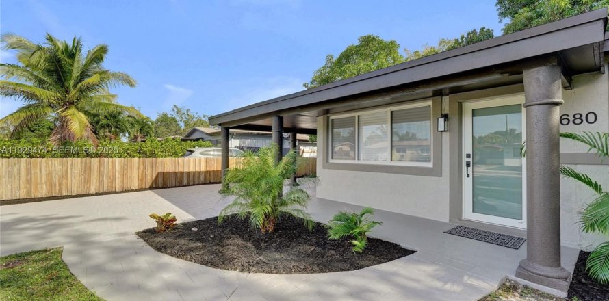 Дом в Форт-Лодердейл, Флорида 4 спальни, 147.16м2 № 1989085