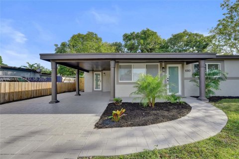 Купить виллу или дом в Форт-Лодердейл, Флорида 4 спальни, 147.16м2, № 1989085 - фото 2