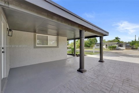 Купить виллу или дом в Форт-Лодердейл, Флорида 4 спальни, 147.16м2, № 1989085 - фото 5