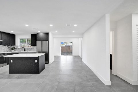 Купить виллу или дом в Форт-Лодердейл, Флорида 4 спальни, 147.16м2, № 1989085 - фото 18