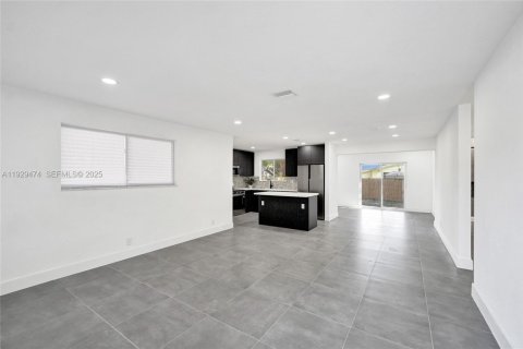 Купить виллу или дом в Форт-Лодердейл, Флорида 4 спальни, 147.16м2, № 1989085 - фото 11