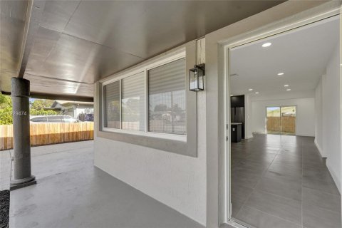 Купить виллу или дом в Форт-Лодердейл, Флорида 4 спальни, 147.16м2, № 1989085 - фото 7