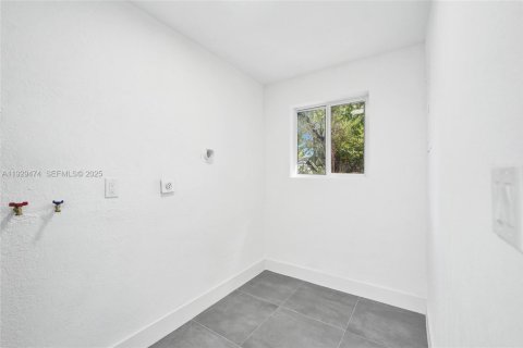 Купить виллу или дом в Форт-Лодердейл, Флорида 4 спальни, 147.16м2, № 1989085 - фото 30