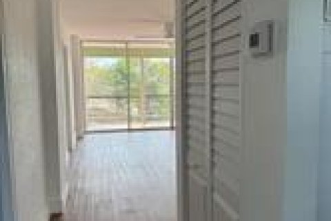 Condo in Oakland Park, Florida, 2 bedrooms  № 2254535 - photo 4