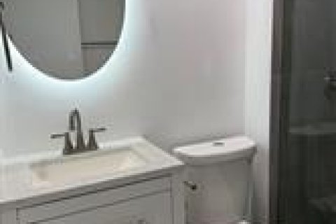 Condo in Oakland Park, Florida, 2 bedrooms  № 2254535 - photo 8