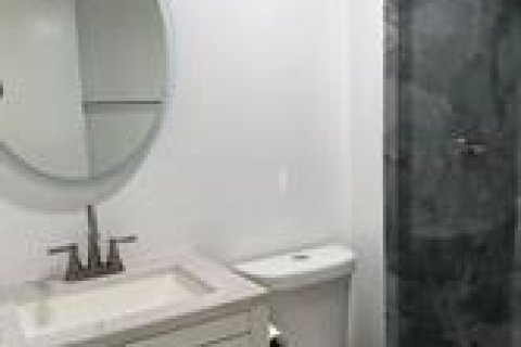 Condo in Oakland Park, Florida, 2 bedrooms  № 2254535 - photo 17