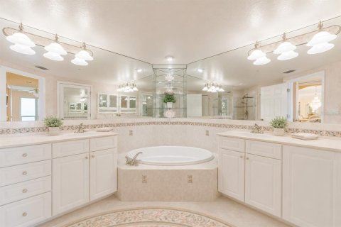 Copropriété à vendre à North Redington Beach, Floride: 3 chambres, 206.89 m2 № 2231920 - photo 11