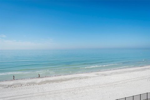 Copropriété à vendre à North Redington Beach, Floride: 3 chambres, 206.89 m2 № 2231920 - photo 6