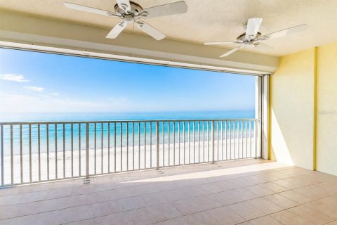 Condo in North Redington Beach, Florida, 3 bedrooms № 2231920