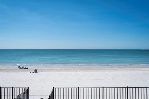 Copropriété à vendre à North Redington Beach, Floride: 3 chambres, 206.89 m2 № 2231920 - photo 17