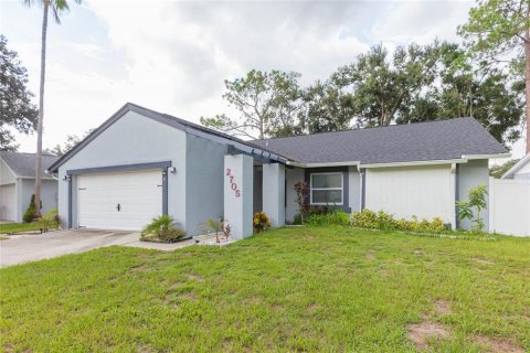 House in Tampa, Florida 3 bedrooms, 136.01 sq.m. № 2289511 - photo 2