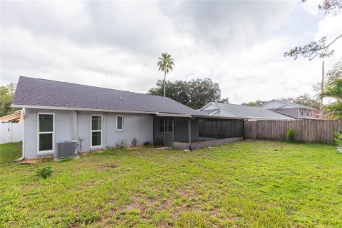 House in Tampa, Florida 3 bedrooms, 136.01 sq.m. № 2289511 - photo 3