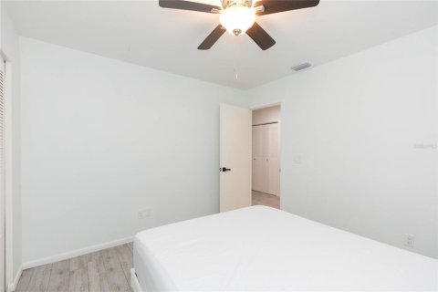 House in Tampa, Florida 3 bedrooms, 136.01 sq.m. № 2289511 - photo 24