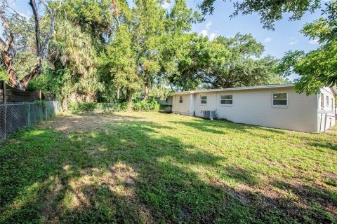 House in Orlando, Florida 4 bedrooms, 120.87 sq.m. № 2199553 - photo 14