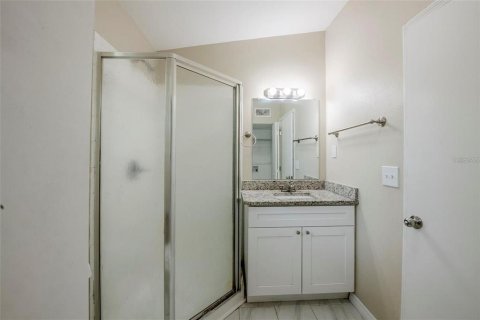 House in Orlando, Florida 4 bedrooms, 120.87 sq.m. № 2199553 - photo 7