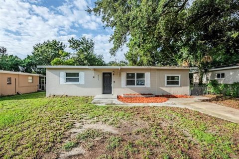 House in Orlando, Florida 4 bedrooms, 120.87 sq.m. № 2199553 - photo 16