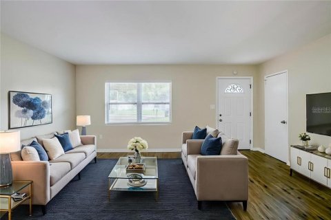 House in Orlando, Florida 4 bedrooms, 120.87 sq.m. № 2199553 - photo 17