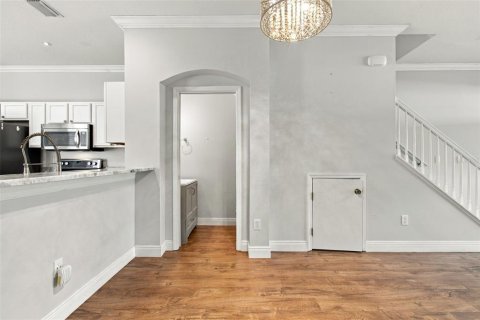 Townhouse in Tampa, Florida 2 bedrooms, 118.17 sq.m. № 2396862 - photo 5