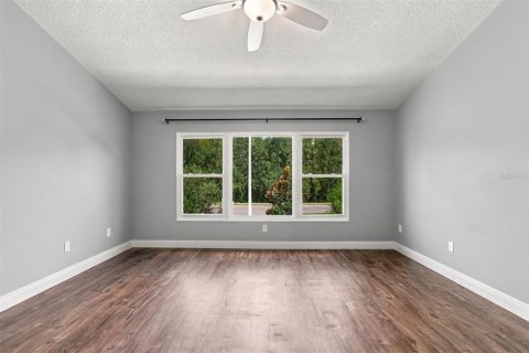 Townhouse in Tampa, Florida 2 bedrooms, 118.17 sq.m. № 2396862 - photo 15