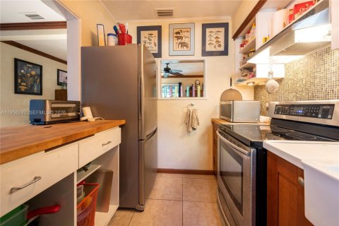 House in Fort Lauderdale, Florida 2 bedrooms, 78.5 sq.m. № 2019829 - photo 10